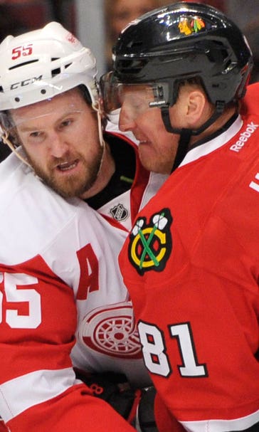 Wings' playoff hopes take hit in Chicago